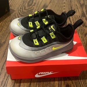 Nike Air Maxx Toddler -7C